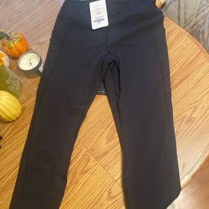 Never worn Fabletics leggings